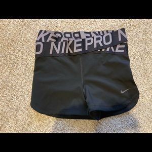 Nike Pro Intertwist shorts size S